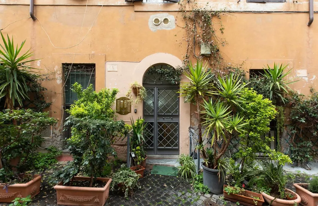 Guesthost - Comfy Studio X2 - Trastevere District!-1