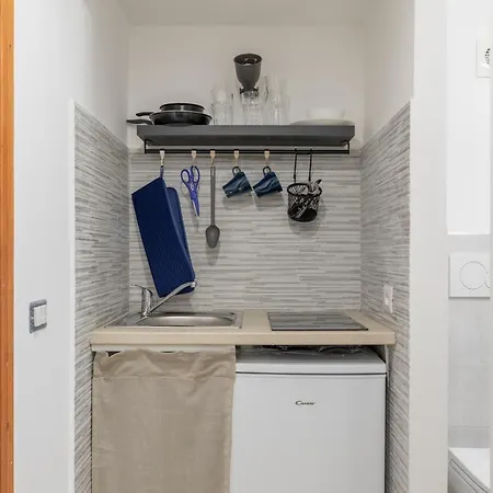 Guesthost - Comfy Studio X2 - Trastevere District!-3